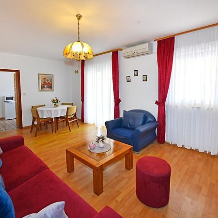 Apartments Jasmina โปเรช ภายนอก รูปภาพ