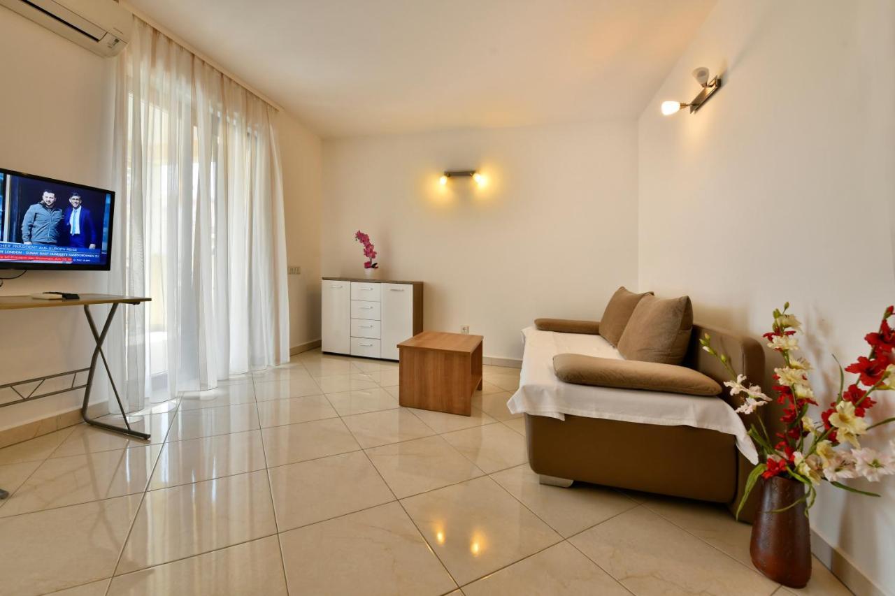 Apartments Jasmina โปเรช ภายนอก รูปภาพ