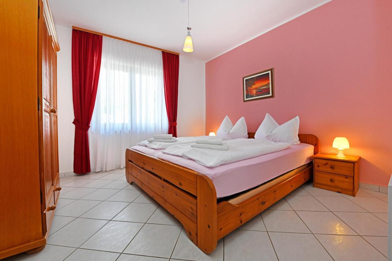 Apartments Jasmina โปเรช ภายนอก รูปภาพ