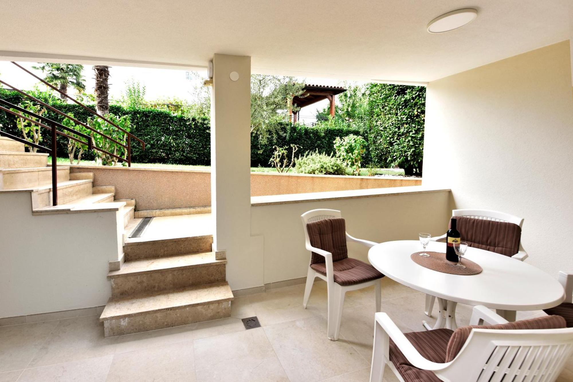 Apartments Jasmina โปเรช ภายนอก รูปภาพ