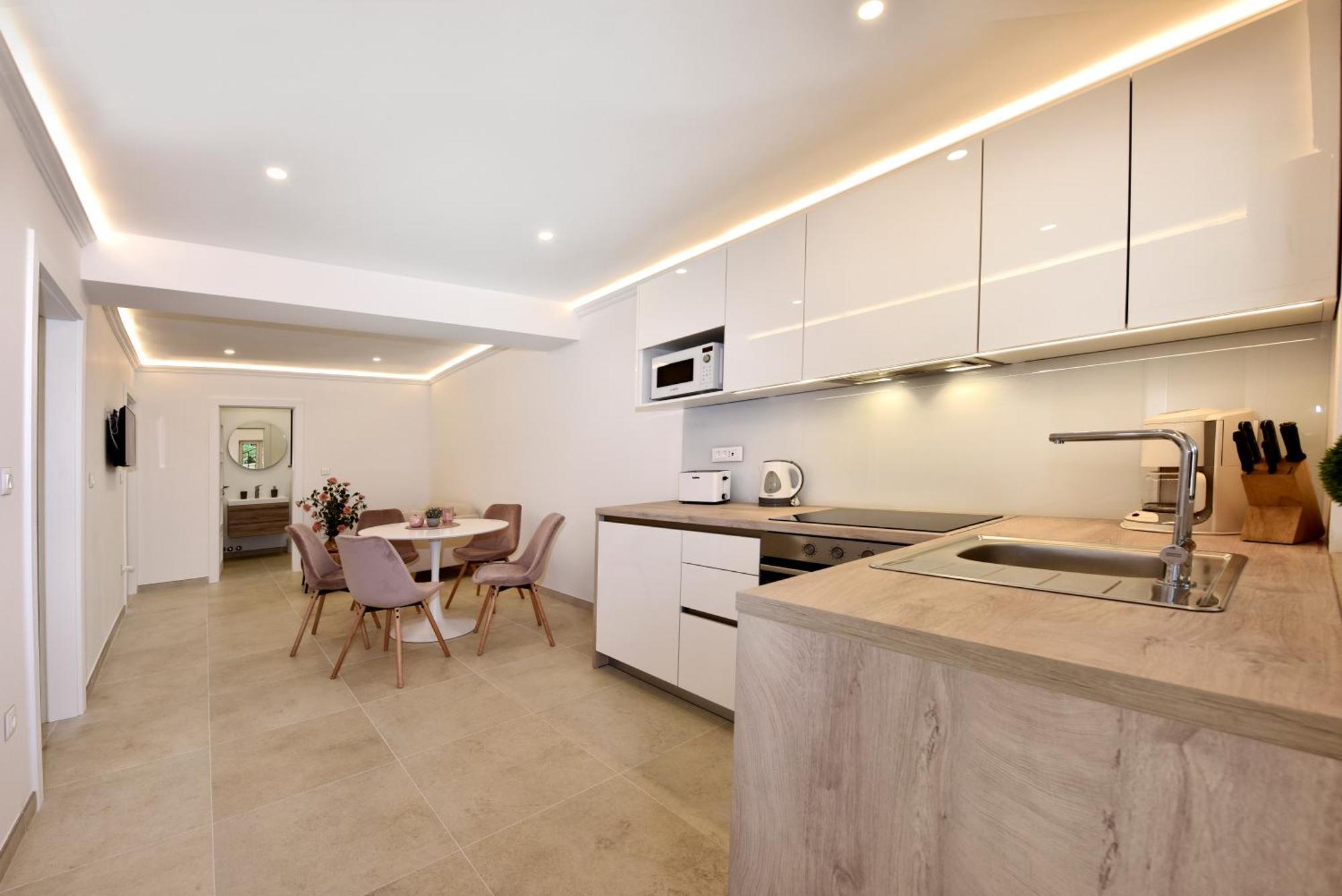 Apartments Jasmina โปเรช ภายนอก รูปภาพ