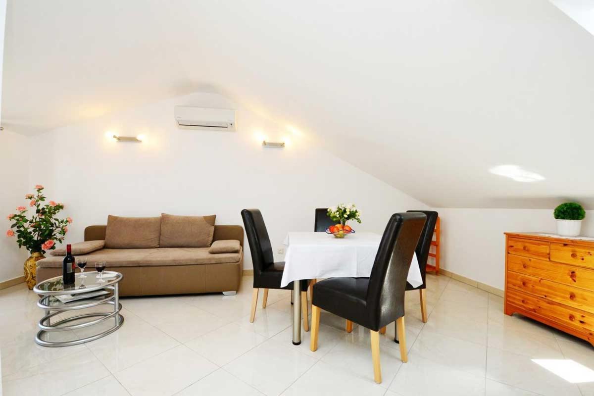 Apartments Jasmina โปเรช ห้อง รูปภาพ