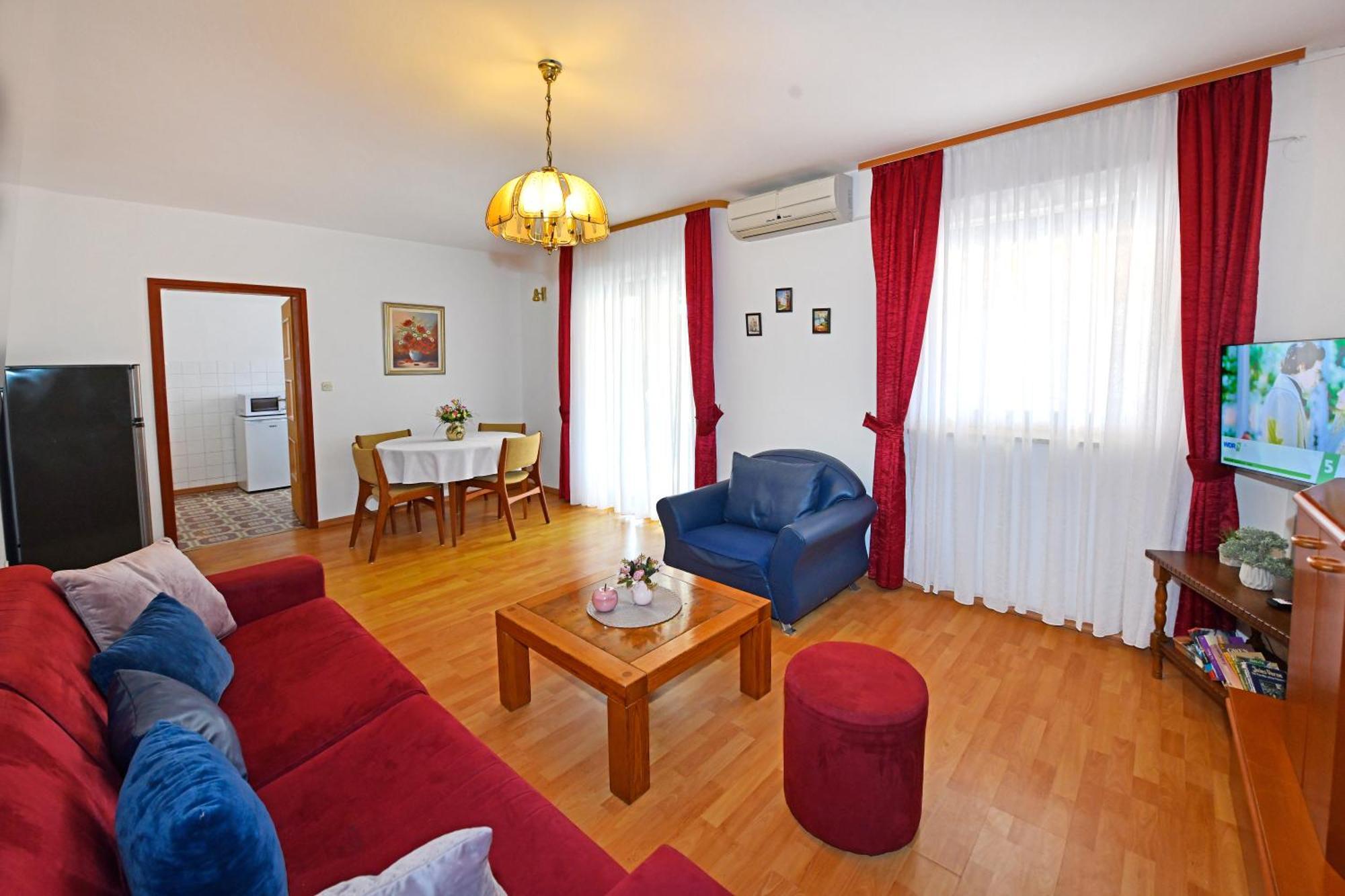 Apartments Jasmina โปเรช ภายนอก รูปภาพ