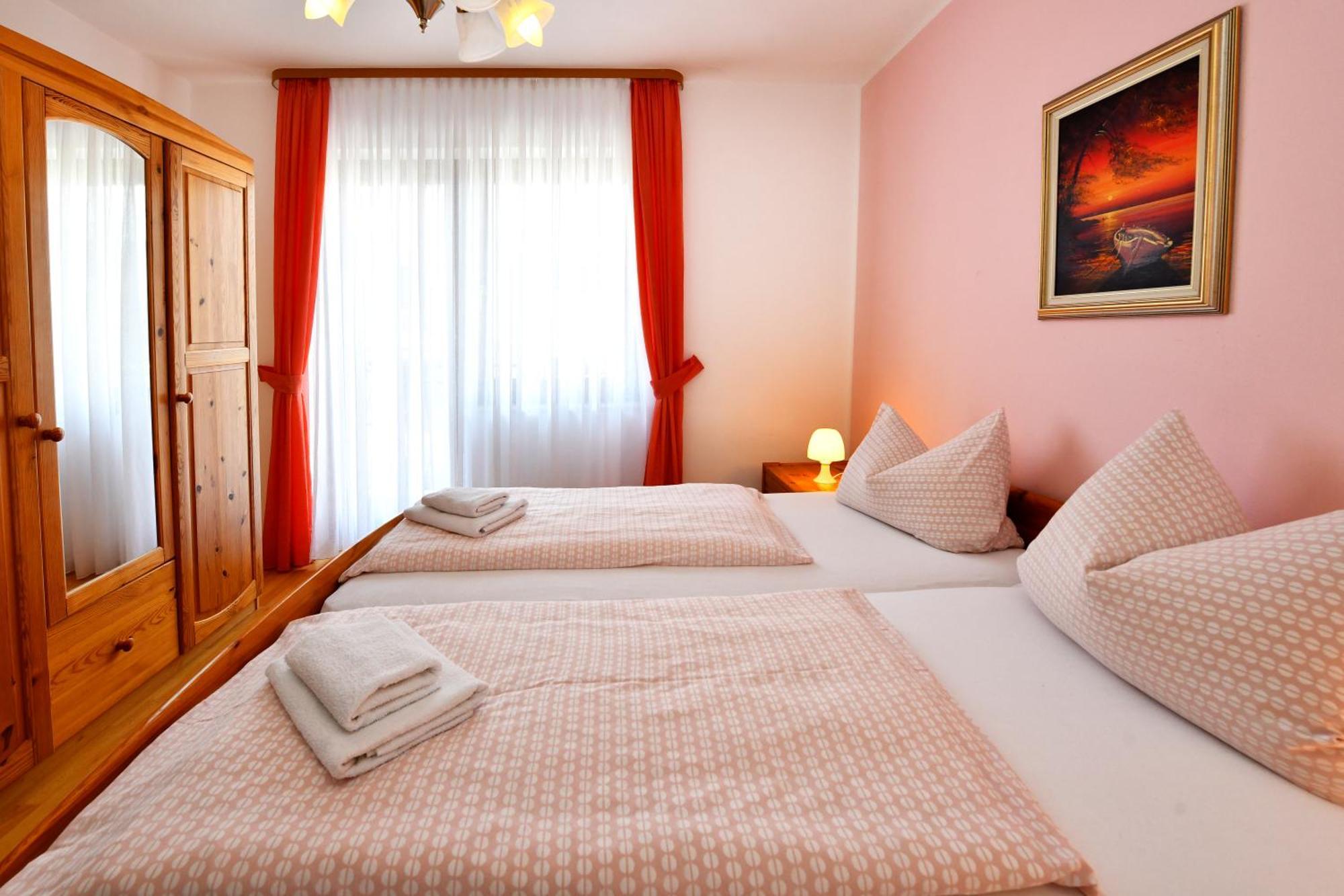 Apartments Jasmina โปเรช ภายนอก รูปภาพ
