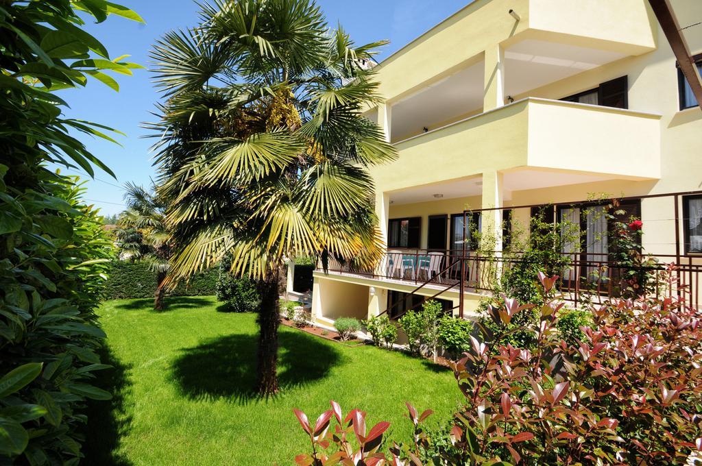 Apartments Jasmina โปเรช ภายนอก รูปภาพ